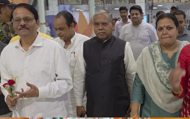 झारखंड कांग्रेस के प्रभारी के राजू पहुंचे रांची, कांग्रेसियों ने किया जोरदार स्वागत