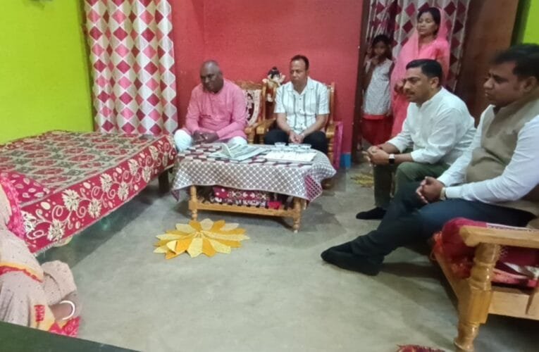 बीजेपी नेता दिवंगत अनिल टाइगर के परिजनों से मिले बीजेपी नेता, न्याय दिलाने का दिया भरोसा