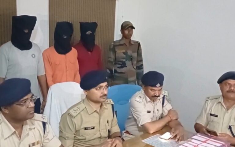 जामताड़ा में तीन साइबर अपराधी गिरफ्तार , लोगो को लगाते थे लाखो का चूना