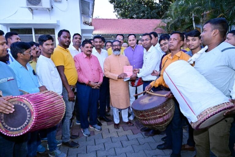 झारखंड के नवनिर्वाचित पदाधिकारियों एवं झारखंड पुलिस मेंस एसोसिएशन के प्रतिनिधि मंडल ने झारखंड मुख्यमंत्री हेमंत सोरेन से की  मुलाकात।