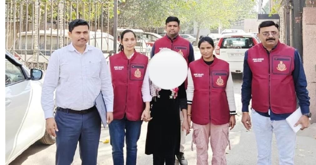 झारखंड की महिला नक्सली दिल्ली में हुई गिरफ्तार। 4 IMG 20250307 WA0017