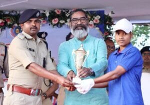 झारखंड राज्य गृह रक्षा वाहिनी एवं अग्निशमन सेवा खेलकूद प्रतियोगिता-2025 के समापन समारोह मुख्य अतिथि के रूप में मुख्यमंत्री हेमंत सोरेन हुए शामिल। 9 IMG 20250308 WA0172 1