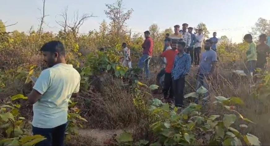 Giridih: Sensation due to finding the dead body of an unknown person in Madhaniya village, police engaged in investigation