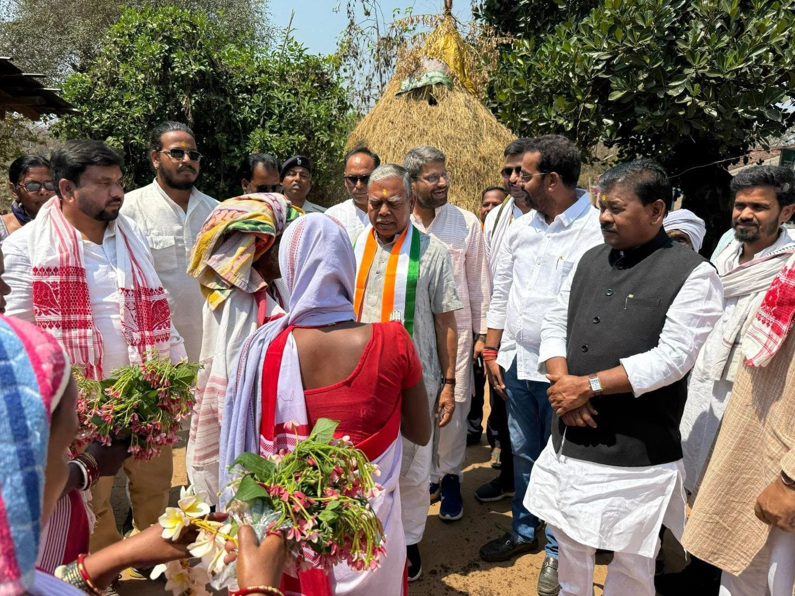 Swaraj Padyatra started from Ulihatu, Congress State President Keshav Mahato Kamlesh joined.
