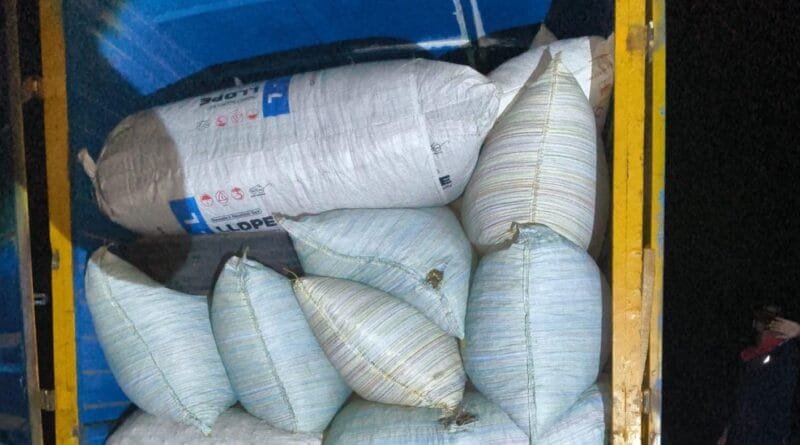 रांची में साढ़े छह क्विंटल डोडा लदा पिकअप व पियागो जब्त, तमिलनाडु का एक तस्कर गिरफ्तार। 2 IMG 20250322 WA0010