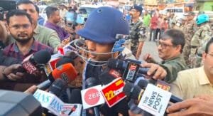 रांची में जुम्मे की नमाज और होली को देखते हुए पुलिस का एहतियातन फ्लैग मार्च 5 Screenshot 20250313 174240