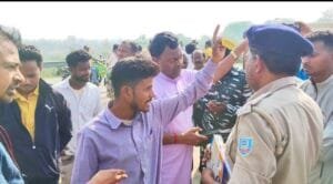 बोकारो में "ब्लैक डायमंड" यानी कोयला के अवैध कारोबार का स्थानीय लोगों ने किया पर्दाफाश, जंगल में बना दिया गया था अवैध कोयले का डिपो, पुलिस थी मौन , कैसे बेरोक-टोक चल रहा था यह अवैध धंधा ? 6 Screenshot 20250325 155935