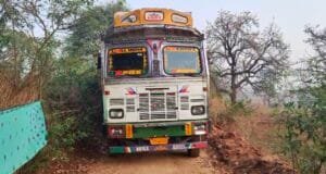 बोकारो में "ब्लैक डायमंड" यानी कोयला के अवैध कारोबार का स्थानीय लोगों ने किया पर्दाफाश, जंगल में बना दिया गया था अवैध कोयले का डिपो, पुलिस थी मौन , कैसे बेरोक-टोक चल रहा था यह अवैध धंधा ? 3 Screenshot 20250325 160115