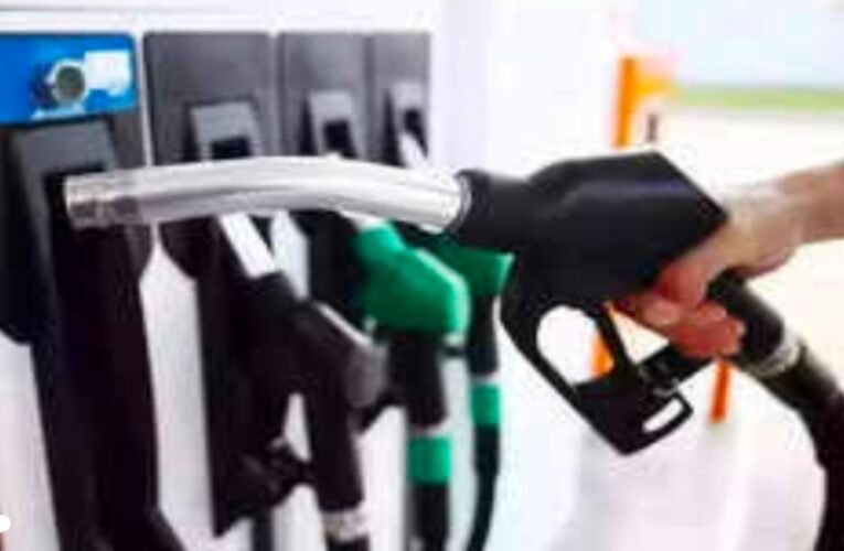 पेट्रोल, डीजल पर आम जनता को नही होगी जेब ढीली , तेल कंपनियां उठाएंगी सारा ख़र्च , पेट्रोलियम मंत्रालय से आया बयान , जानिए कैसे पेट्रोल कंपनियों उठाएंगे पूरा खर्च