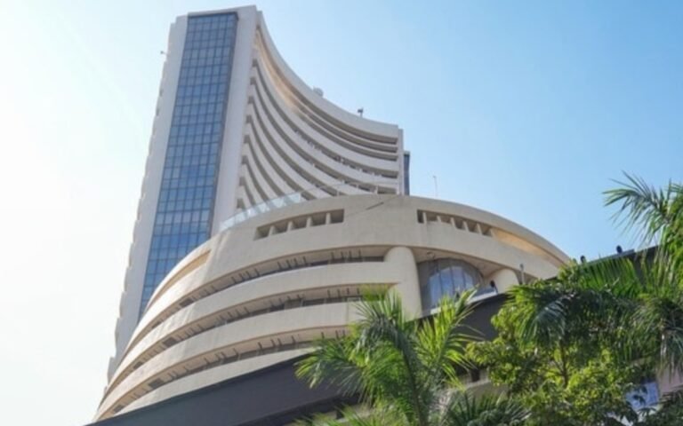 भारतीय शेयर बाजार में भारी गिरावट के बाद सुधार, सेंसेक्स और निफ्टी में देखी जा रही बढ़त