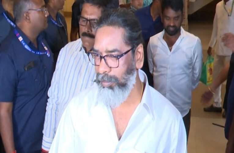 हवाई यात्रा करने वालों के लिए बुरी खबर, अब झारखंड से हवाई यात्रा करना होगा महंगा , सरकार ने बढ़ाई  VAT