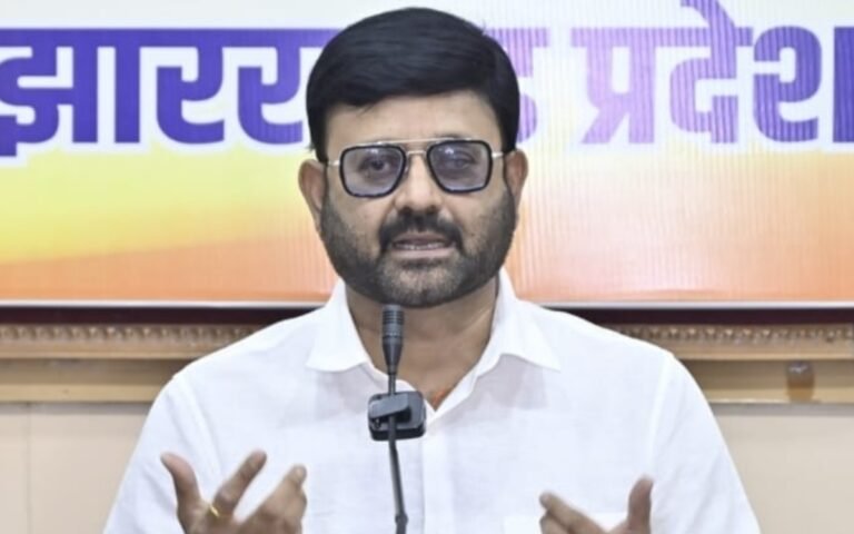 हेमंत सोरेन का विदेश दौरा सिर्फ कैमरा एक्सपोजर और सैर सपाटे के लिए : प्रतुल शाहदेव