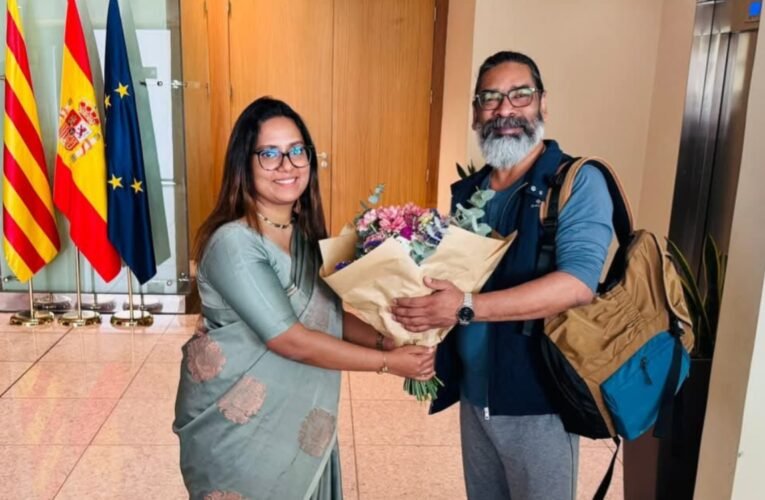 मुख्यमंत्री हेमंत सोरेन का बार्सिलोना में हुआ स्वागत, काउंसल जेनरल आरशा एनएस ने किया स्वागत