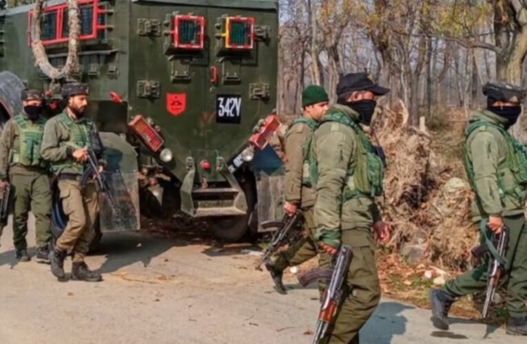 जम्मू-कश्मीर के पहलगाम में पर्यटकों पर आतंकी हमला, हमले में एक पर्यटक की मौत