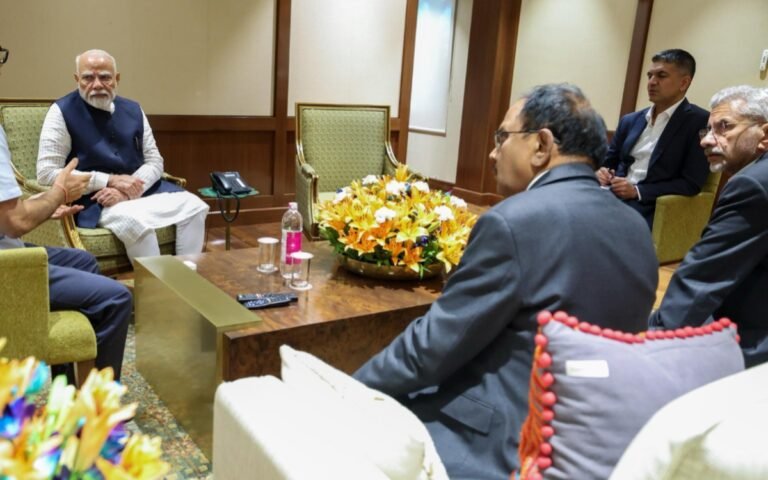 दिल्ली लौटते ही एक्शन में दिखे पीएम मोदी, एयरपोर्ट पर की हाई लेवल मीटिंग