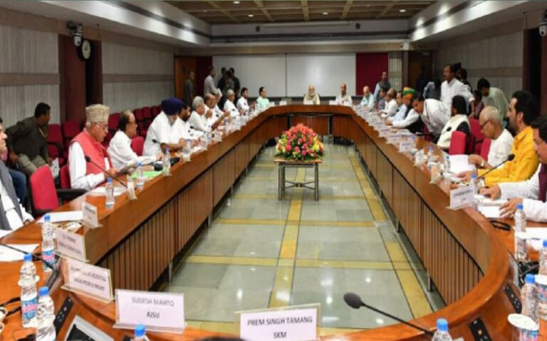 केंद्र सरकार ने आज बुलाई सर्वदलीय बैठक, रक्षामंत्री राजनाथ सिंह करेंगे अध्यक्षता