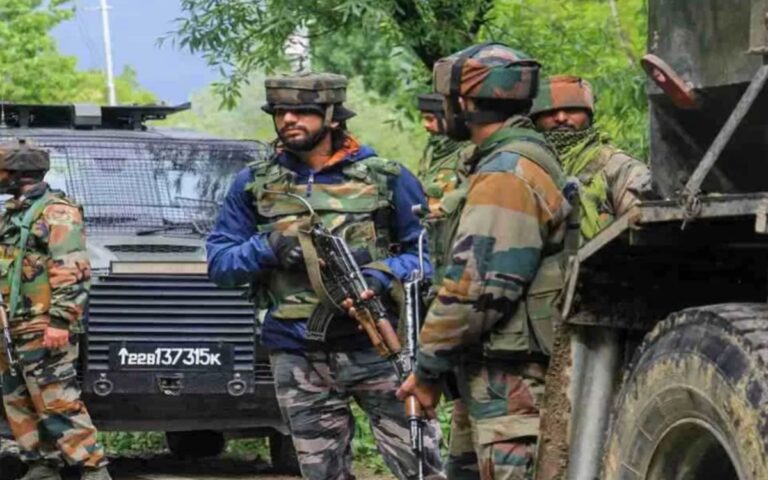 सुरक्षा बलों की आतंकियों के साथ मुठभेड़, एक जवान शहीद, ऑपरेशन जारी