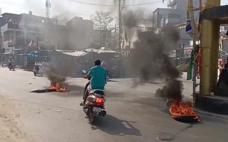 पहलगाम आतंकी हमले के खिलाफ गुमला बंद, वाहनों का परिचालन पूरी तरह से बंद