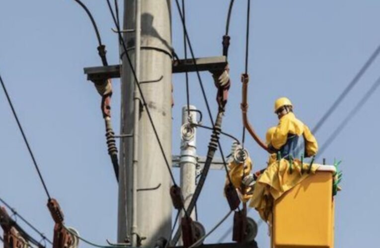 रांची के कई बड़े इलाकों में बिजली गुल, बिजली आपूर्ति बाधित होने से लोग परेशान