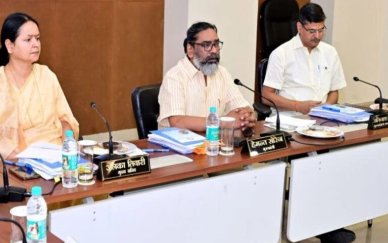 स्वीडन के गोटेनबर्ग में मुख्यमंत्री हेमंत सोरेन ने वोल्वो संयंत्र का किया दौरा, झारखंड में ट्रक प्लांट की संभावनाओं पर हुई चर्चा