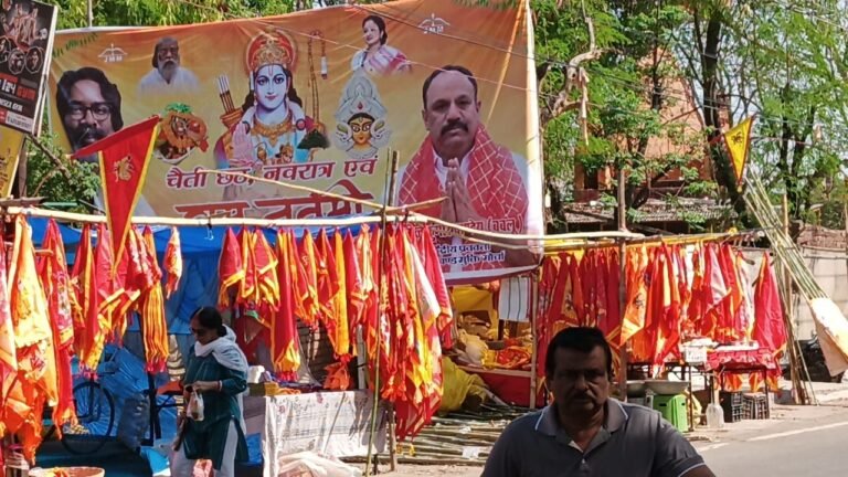 रामनवमी को लेकर सजा रांची का बाजार, महावीरी पताका की बढ़ी मांग।