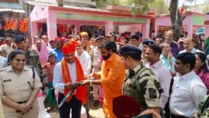 उपायुक्त एवं पुलिस अधीक्षक पांकी के श्री रामजानकी मंदिर एवं तरहसी के मॉ झालखंड मंदिर पहुंचकर विधि व्यवस्था का लिया जायजा। 12 IMG 20250405 WA0052