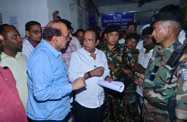 स्वास्थ्य मंत्री डॉ. इरफान अंसारी का देवघर दौरा: निजी अस्पतालों को सख्त संदेश, स्वास्थ्य सेवा में लापरवाही पर होगी कठोर कार्रवाई।