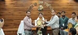 सेवानिवृत होने वाले शिक्षकों को सेवानिवृति के दिन ही सभी पावनाओं का किया गया भुगतान। 6 IMG 20250430 WA0002