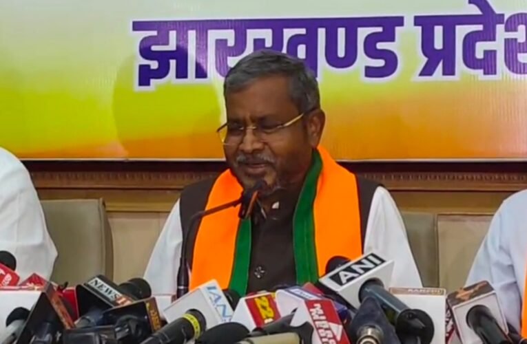 झारखंड डीजीपी विवाद: बाबूलाल मरांडी ने हेमंत सोरेन पर लगाए असंवैधानिक नियुक्ति और भ्रष्टाचार के आरोप