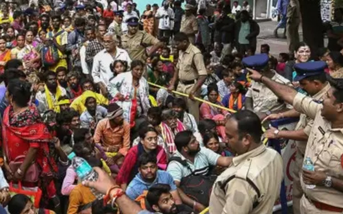 गोवा के लैराई देवी मंदिर में मची भगदड़, 6 की मौत, 15 से ज्यादा लोग घायल 5 20250503 085015
