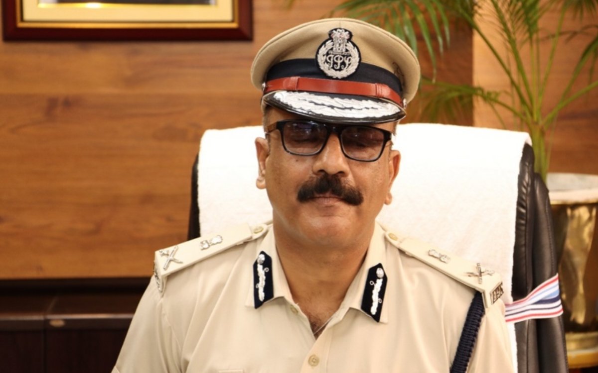 झारखंड के डीजीपी को लेकर केंद्र और राज्य में तकरार, केंद्र ने किया रिटायर, राज्य सरकार ने पद पर रखा बरकरार 4 20250505 103258