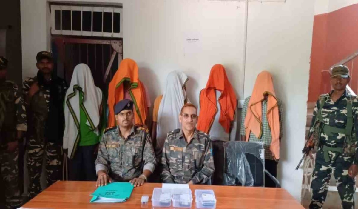 जमशेदपुर में फर्जी जन्म प्रमाण पत्र का खुलासा: 4281 सर्टिफिकेट रद्द, 5 गिरफ्तार 4 20250506 185308