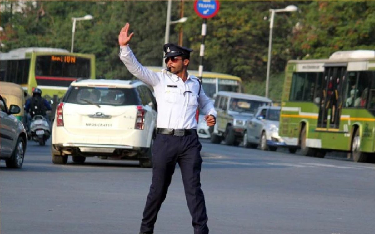 रांची में मॉक ड्रिल के चलते यातायात व्यवस्था में बदलाव, आम जनता से सहयोग की अपील 1 20250507 161852