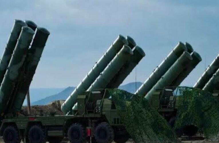 S-400: दुनिया का सबसे उन्नत मिसाइल डिफेंस सिस्टम, भारत की हवाई सुरक्षा का अभेद्य कवच, जानिए कैसे काम करता है और किन देशों के पास है