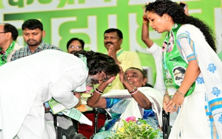 Hemant soren mothers day : मदर्स डे पर CM हेमंत सोरेन का भावुक संदेश: माँ सिर्फ जन्म नहीं देती, जीना सिखाती है
