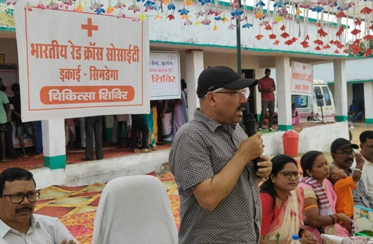 उरूमकेला में भारतीय रेड क्रॉस सोसाइटी ने लगाया स्वास्थ्य शिविर, ग्रामीणों को मिली राहत