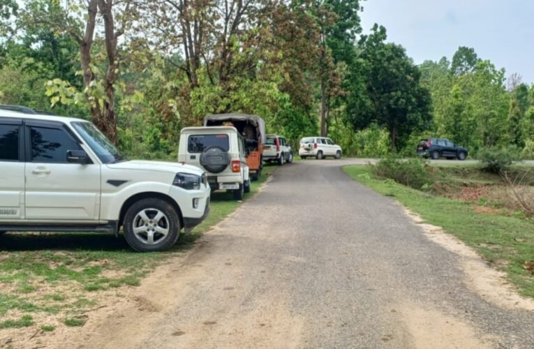 लातेहार में पुलिस की बड़ी कामयाबी: 5 लाख का इनामी नक्सली कमांडर मनीष यादव ढेर, 10 लाख का इनामी कुंदन खेरवार गिरफ्तार