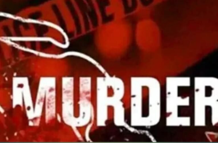 रांची में ट्रिपल मर्डर: मैकलुस्कीगंज के धूप बस्ती में पति ने पत्नी और दो बच्चों की की बेरहमी से हत्या, आरोपी फरार