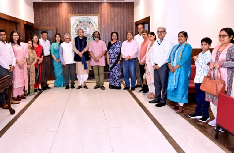 मुख्यमंत्री हेमन्त सोरेन से 16वें वित्त आयोग के सदस्यों ने की मुलाकात, झारखंड के विकास पर हुई विस्तृत चर्चा