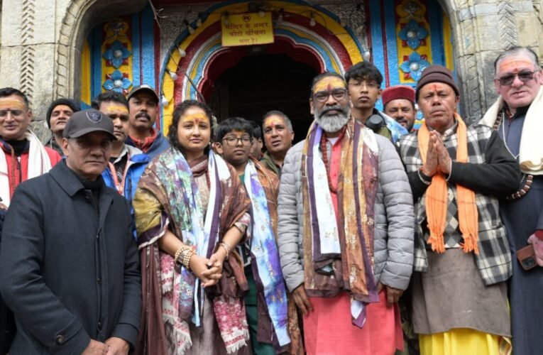 झारखंड के मुख्यमंत्री हेमन्त सोरेन ने केदारनाथ धाम में की पूजा-अर्चना, राज्य के विकास और समृद्धि की कामना