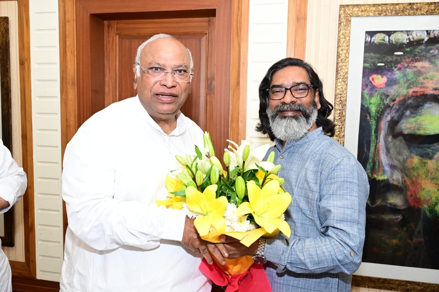 कांग्रेस के राष्ट्रीय अध्यक्ष ने झारखंड मुख्यमंत्री हेमंत सोरेन से की मुलाकात। 4 IMG 20250506 WA0008