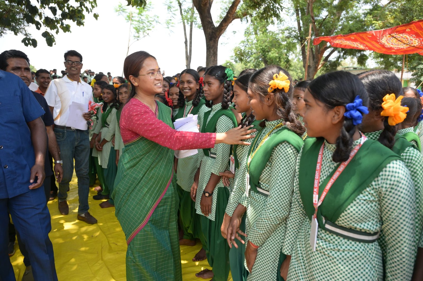 लापुंग प्रखंड में बनेंगे स्कूल भवन , मंत्री शिल्पी नेहा तिर्की ने 1 करोड़ 17 लाख की योजना का किया शिलान्यास। IMG-20250508-WA0048