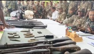 गिरिडीह में नक्सलियों के खिलाफ बड़ी कार्रवाई, पारसनाथ पहाड़ी से बरामद हुआ हथियारों का जखीरा 2 IMG 20250516 WA0007