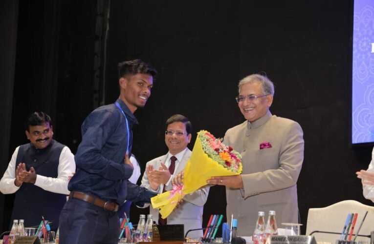 दिल्ली में झारखंड के चुनाव प्रबंधन से जुड़े लोगों का प्रशिक्षण,मुख्य चुनाव आयुक्त ने राज्य के चुनाव से संबंधित सभी स्टेकहोल्डर्स के कार्यो की कि सराहना।