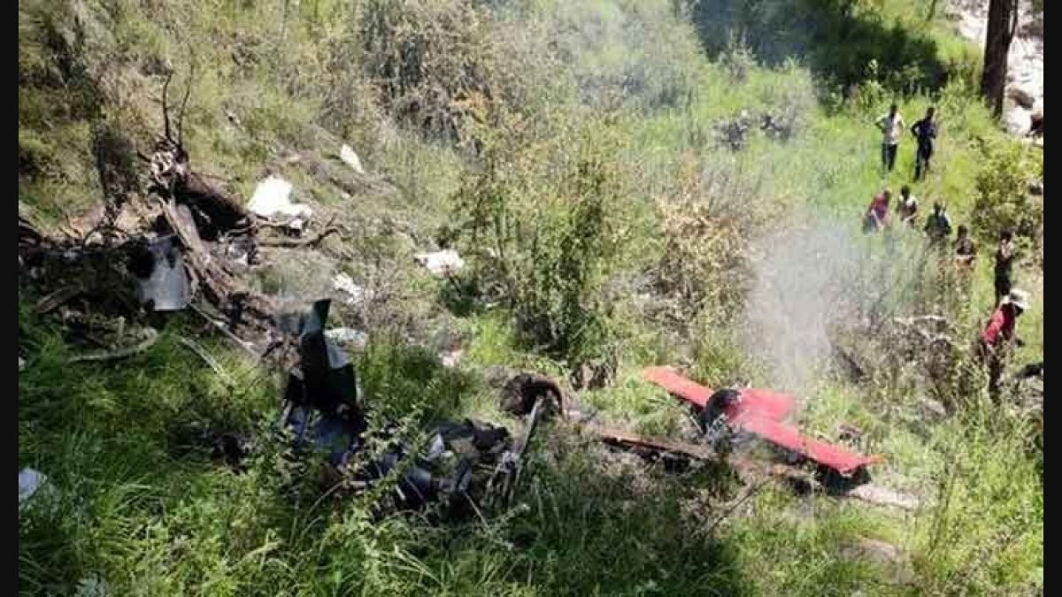 उत्तराखंड के उत्तरकाशी में बड़ा हादसा, निजी हेलिकॉप्टर क्रैश, पांच लोगों की हुई मौत 5 image
