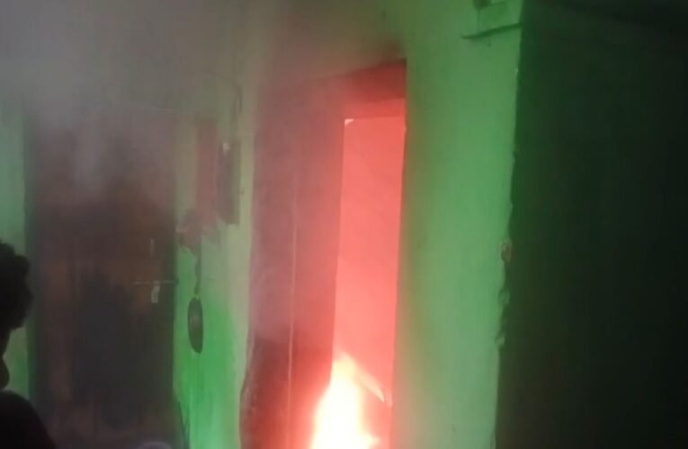 झरिया के भागा बाजार में बमबाजी से दहशत, चाचा के घर पर भतीजे पर बम फेंकने का आरोप