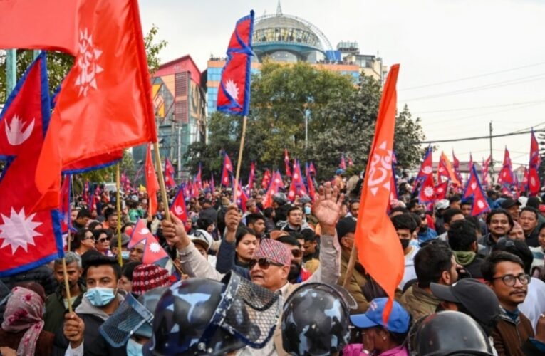 नेपाल में राजशाही की मांग तेज : प्रदर्शनकारियों की गिरफ्तारी, सड़कों पर उबाल