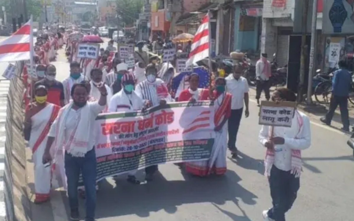 सिरम टोली सरना स्थल के पास फ्लाईओवर रैंप निर्माण के विरोध में आदिवासी संगठनों का झारखंड बंद 5 20250604 085214