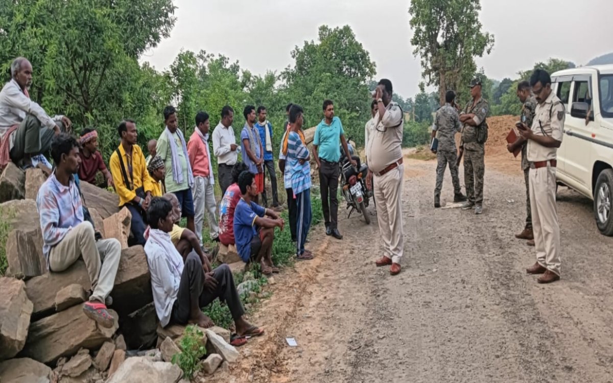 सिमडेगा: पति ने दूसरी पत्नी पर किया जानलेवा हमला! एसडीपीओ ने शुरू की जांच, कई सवाल अनसुलझे 4 20250604 220517