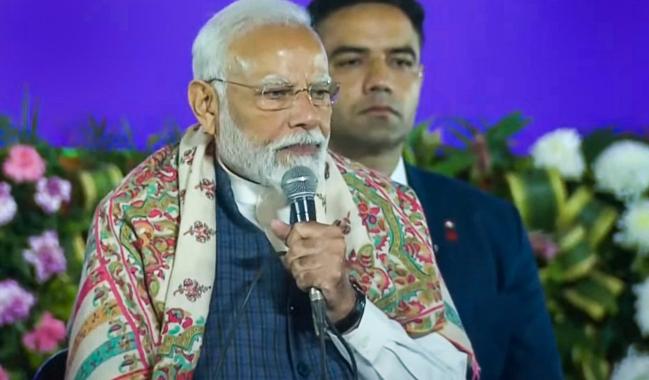 पीएम नरेंद्र मोदी आज जम्मू-कश्मीर के दौरे पर, कई परियोजनाओं का करेंगे उद्घाटन 4 20250606 085645